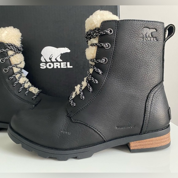 NEW Sorel Emelie Shearling Short Lace Up Cozy Black White Fur Boots Shoes Sz 6.5 - Picture 6 of 15